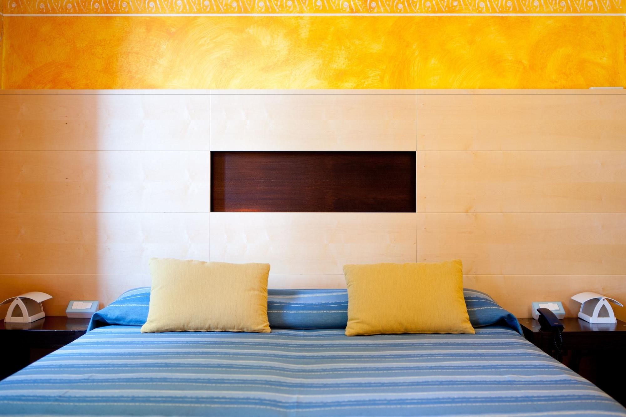 Hotel Suite Inn Удине Экстерьер фото